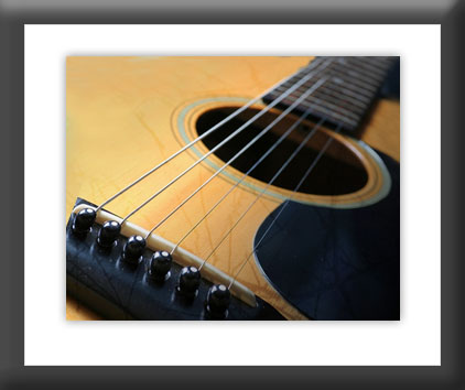 [Image: 77_send-guitar.jpg]