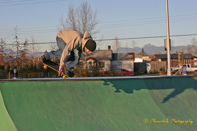 [Image: Skate-5.jpg]