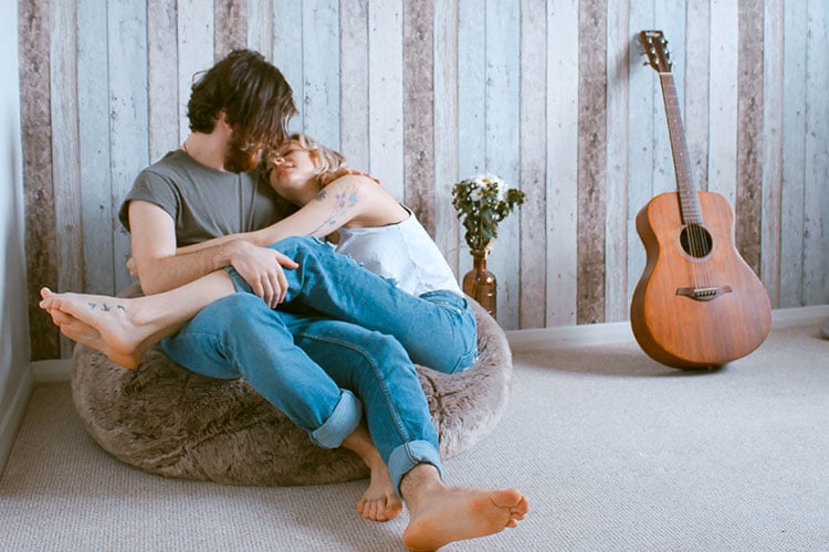 12 Trending Couple Poses For Photoshoot To Preserve The Moment » Trending Us